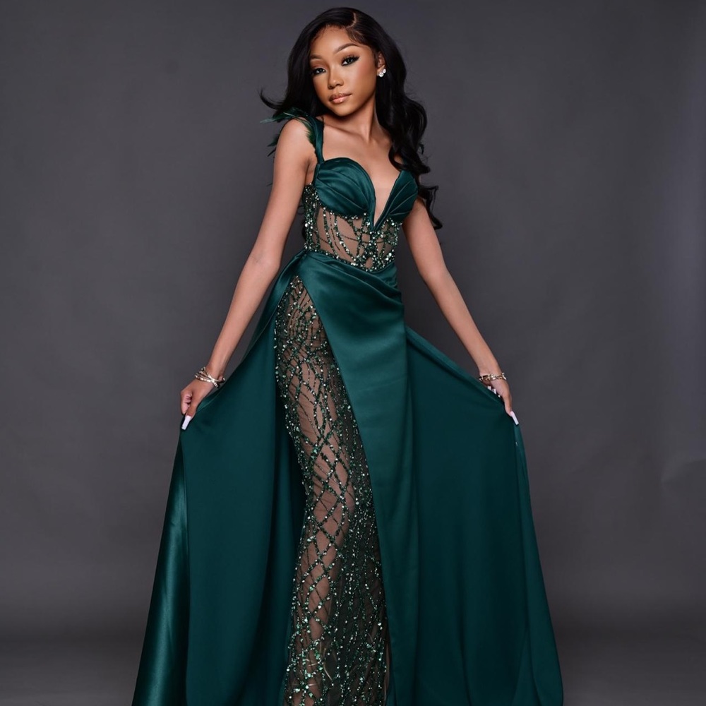 MINNA FASHION HAUTE COUTURE FLOOR LENGTH GOWN